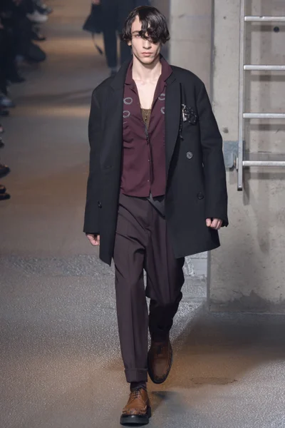 Look 27